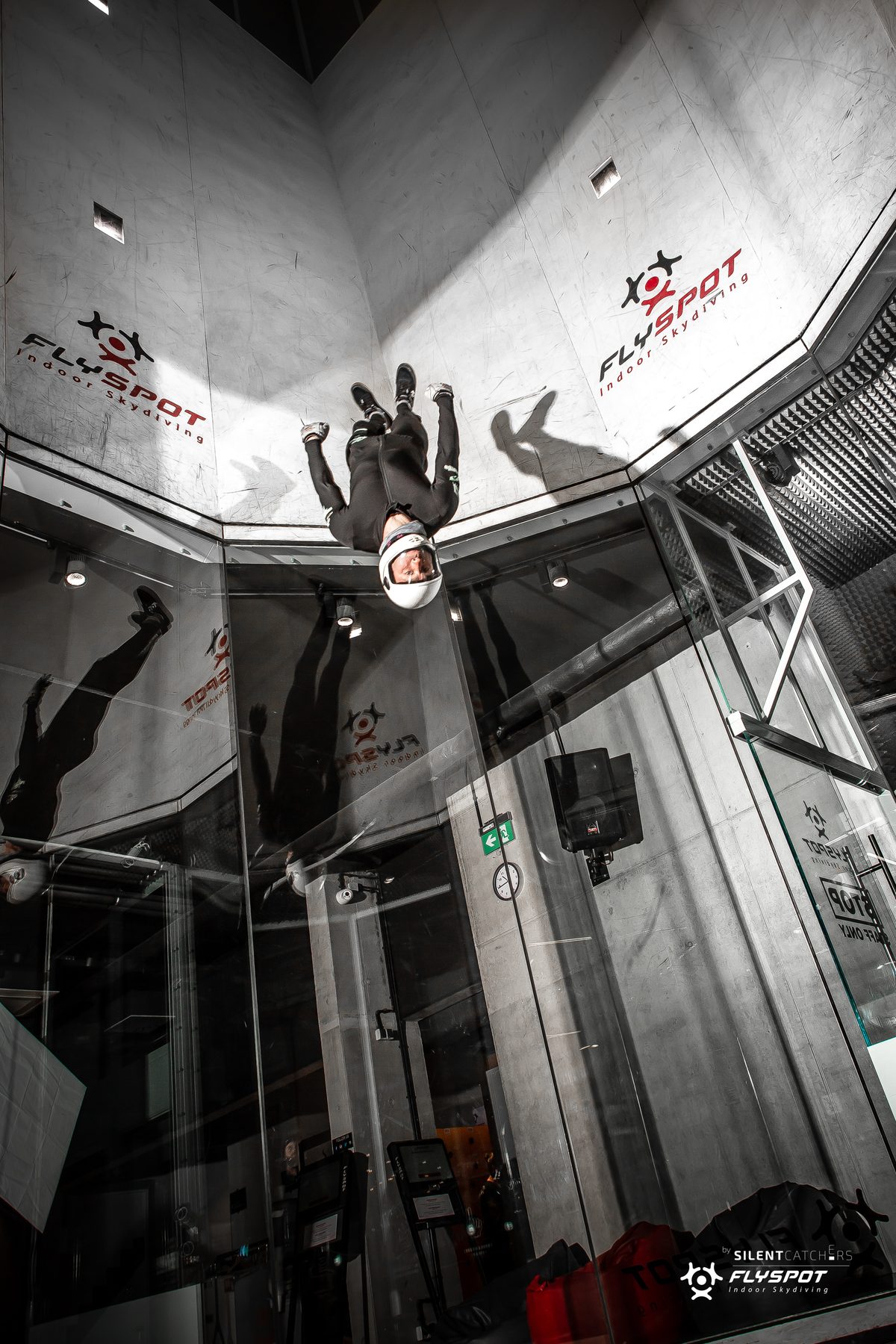 Mason Corby and Keith Grealy training head down at Flyspot, Warsaw