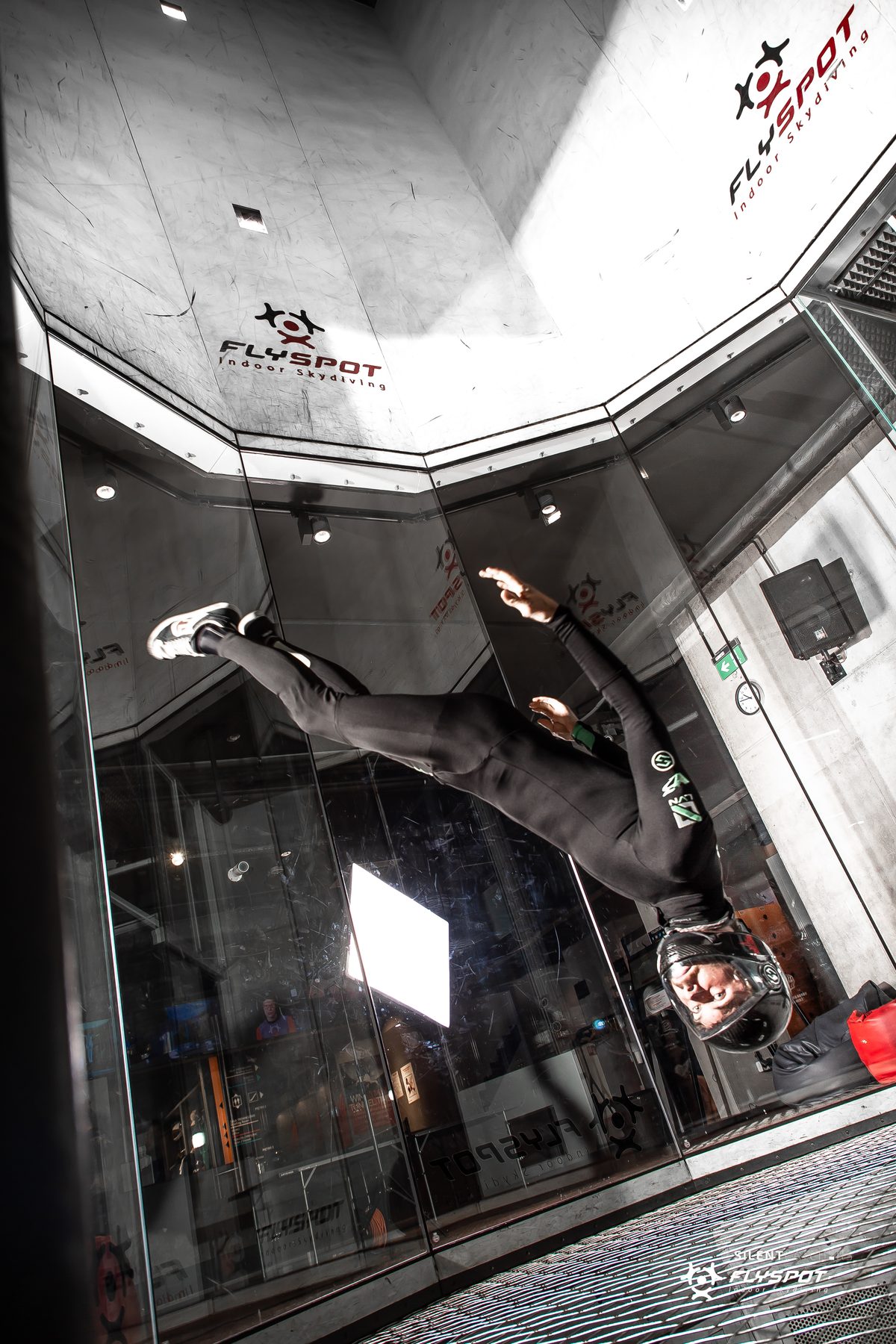 Mason Corby and Keith Grealy training head down at Flyspot, Warsaw