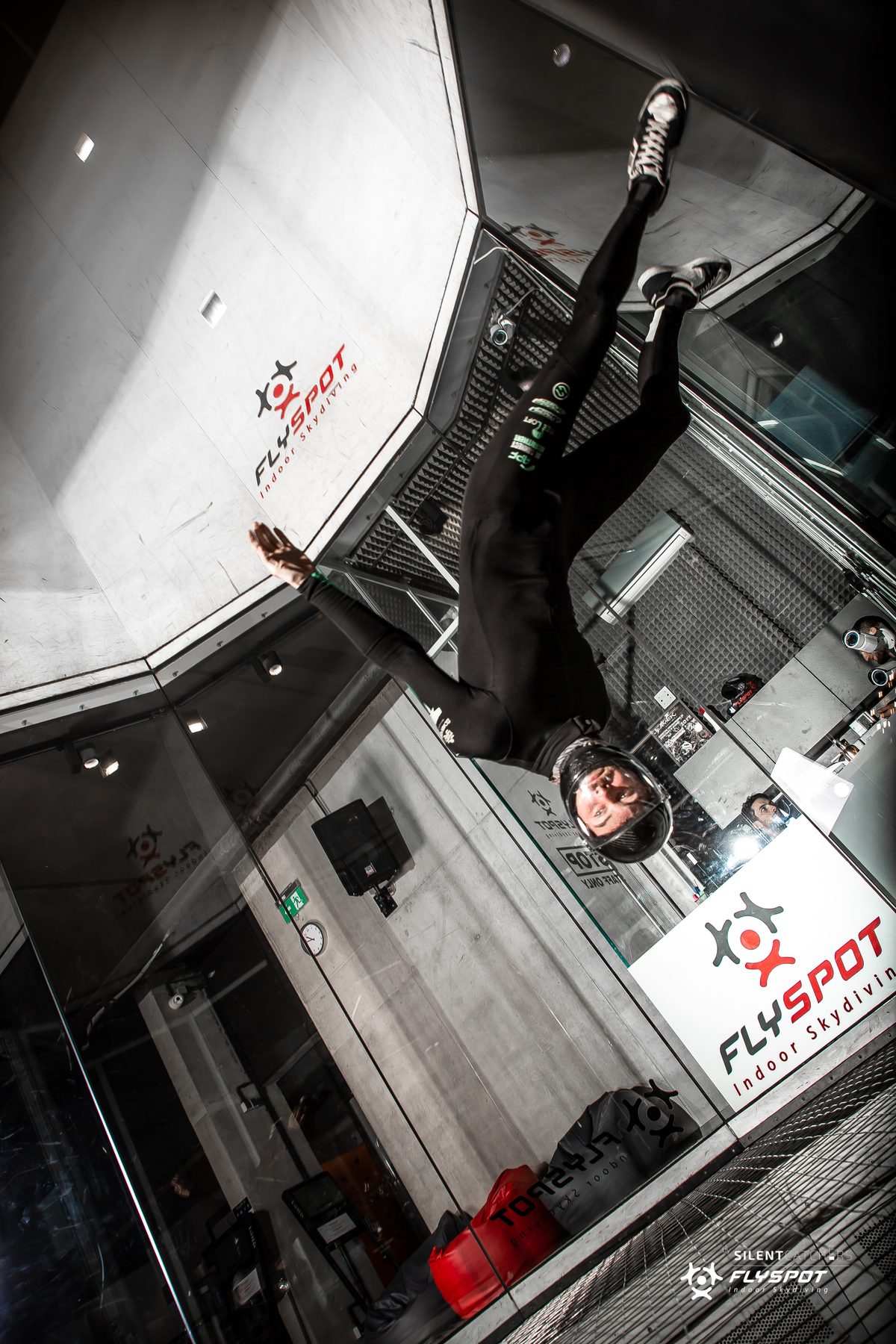 Mason Corby and Keith Grealy training head down at Flyspot, Warsaw