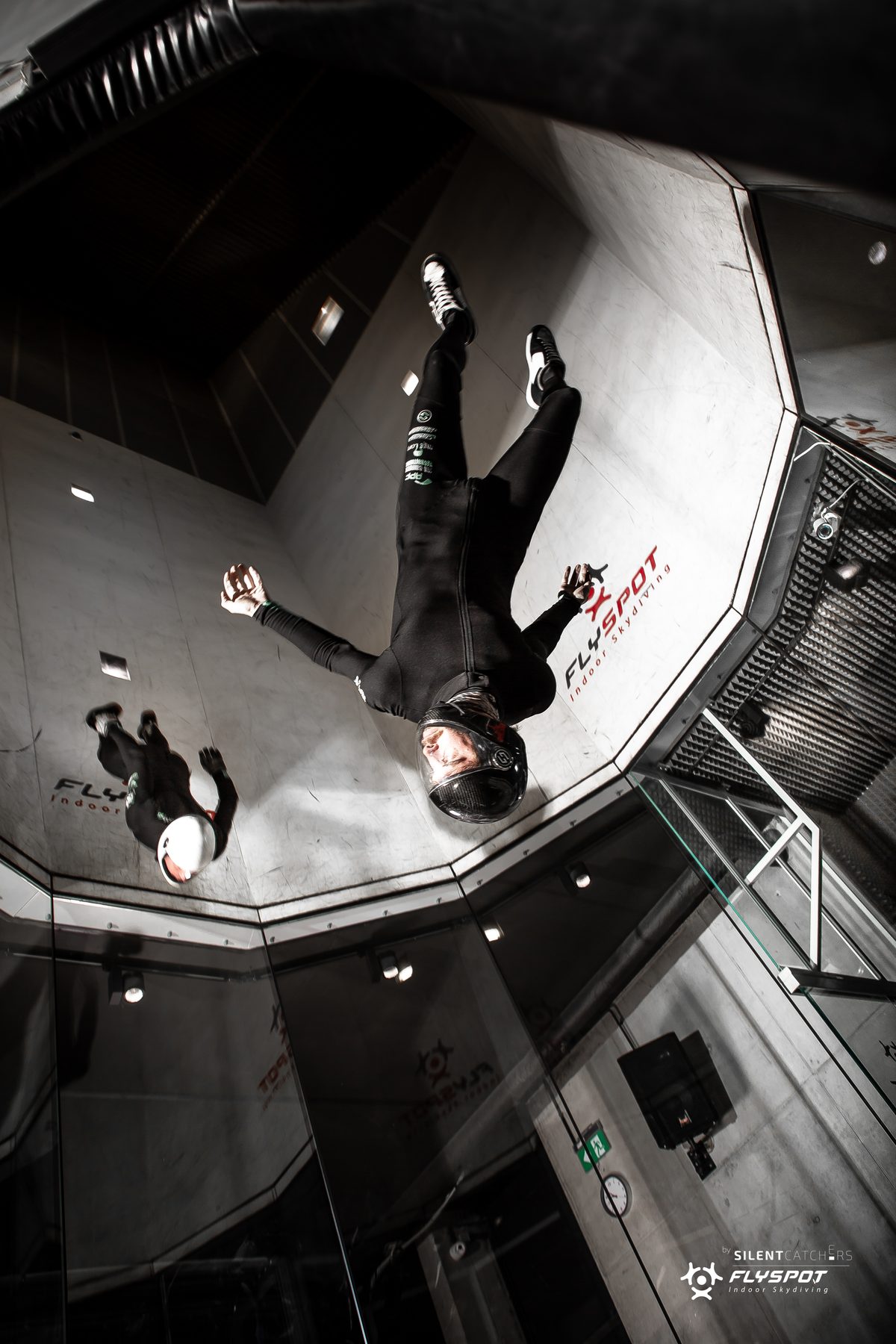 Mason Corby and Keith Grealy training head down at Flyspot, Warsaw