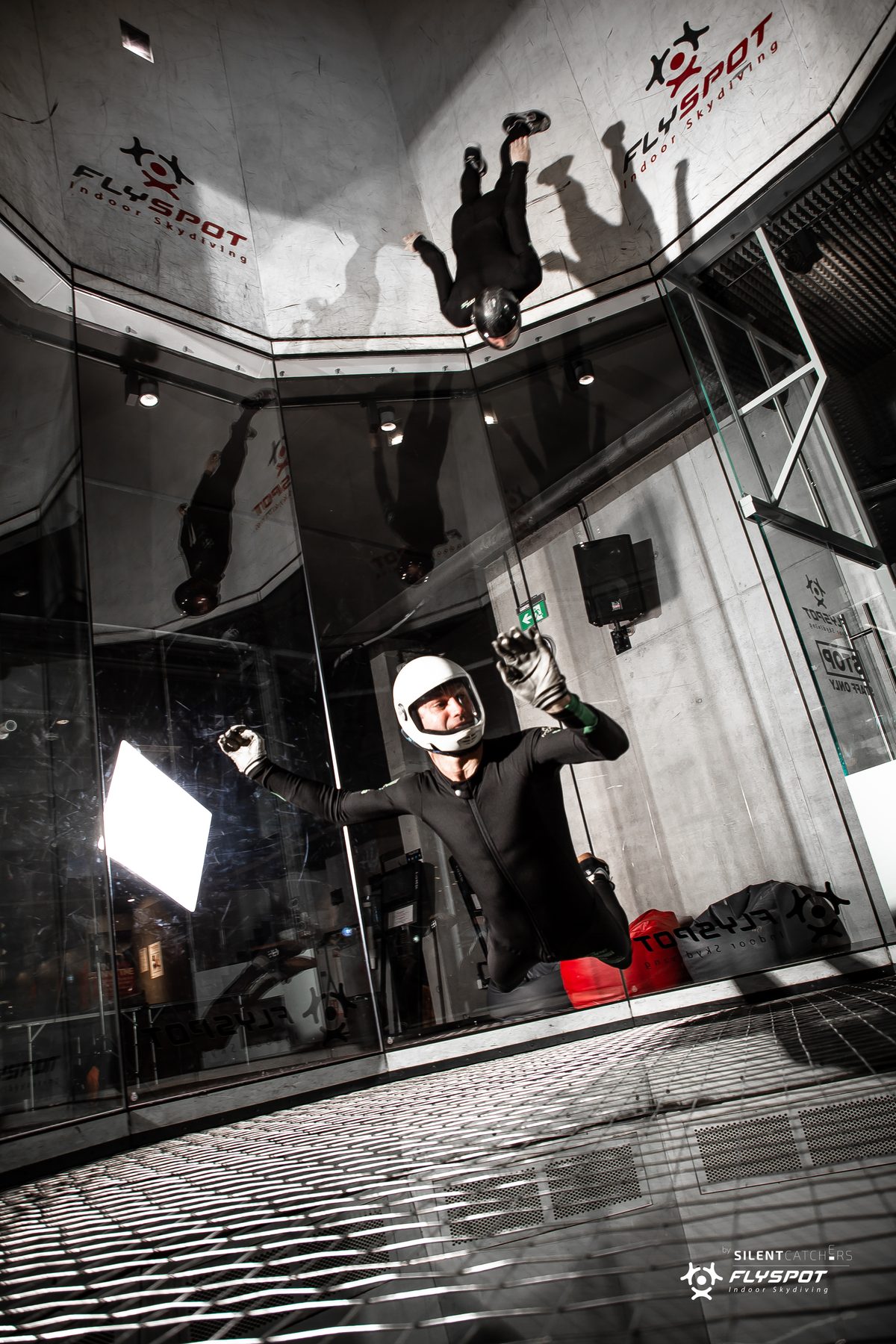 Mason Corby and Keith Grealy training head down at Flyspot, Warsaw