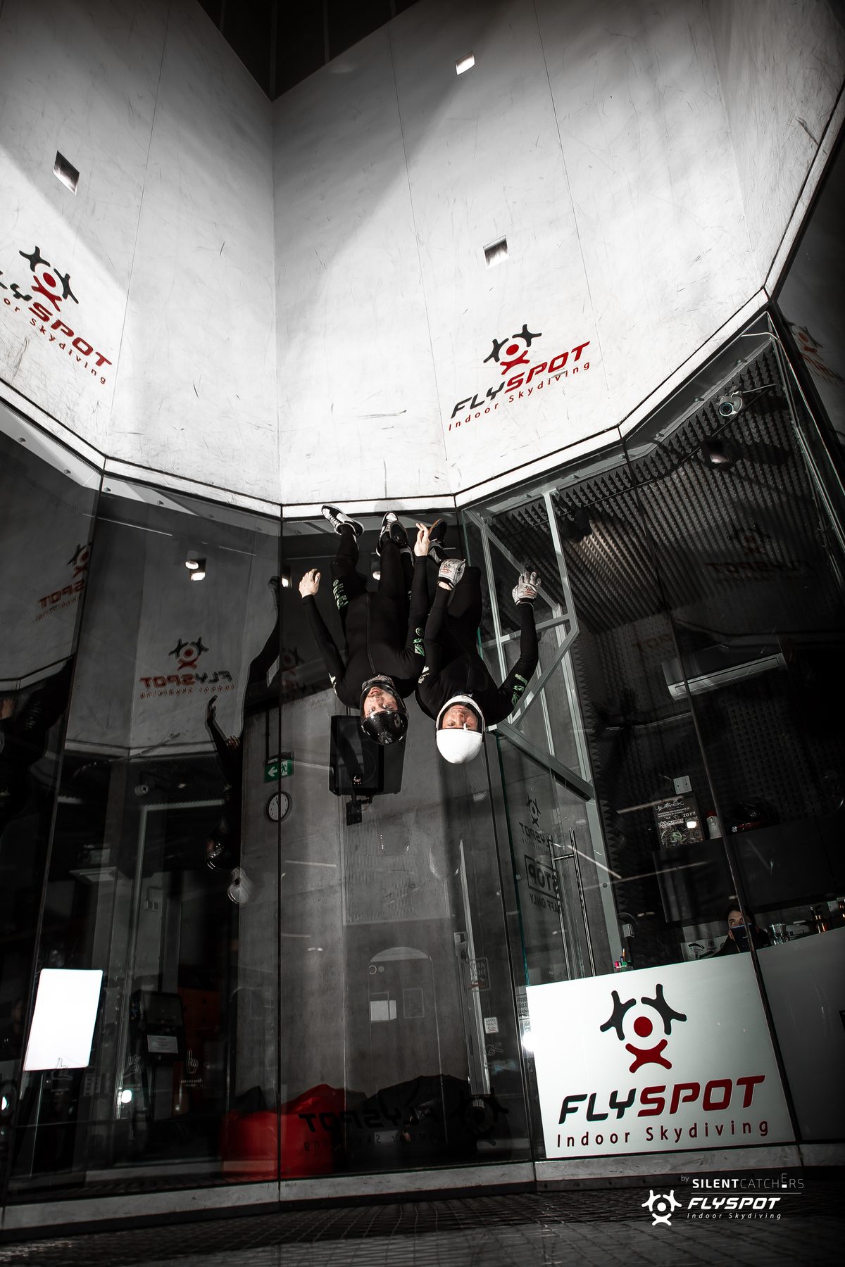 Mason Corby and Keith Grealy training head down at Flyspot, Warsaw