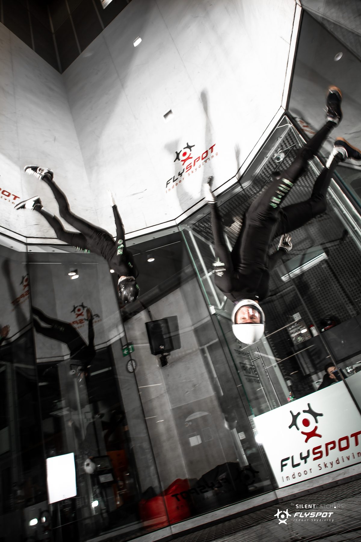 Mason Corby and Keith Grealy training head down at Flyspot, Warsaw