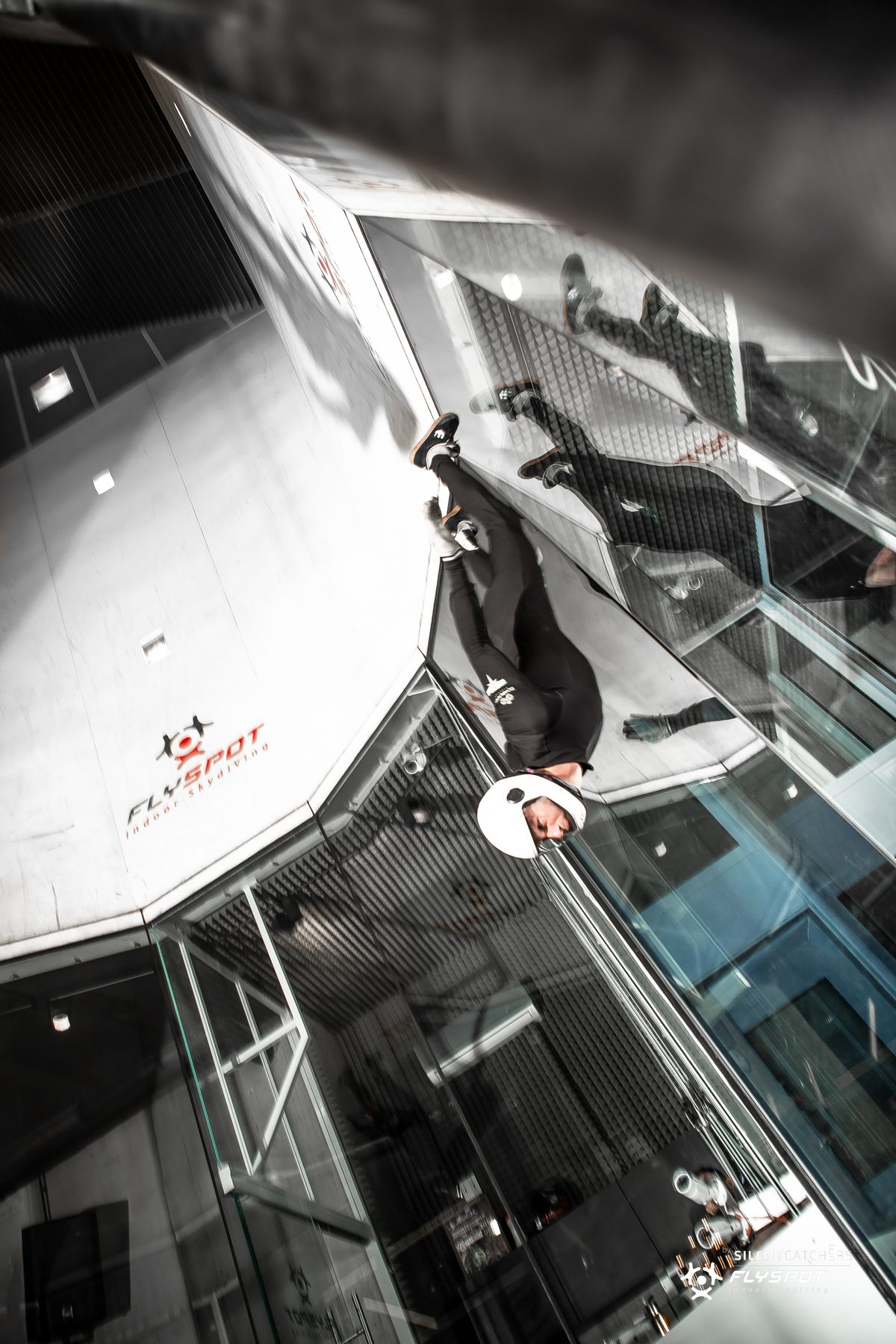 Mason Corby and Keith Grealy training head down at Flyspot, Warsaw