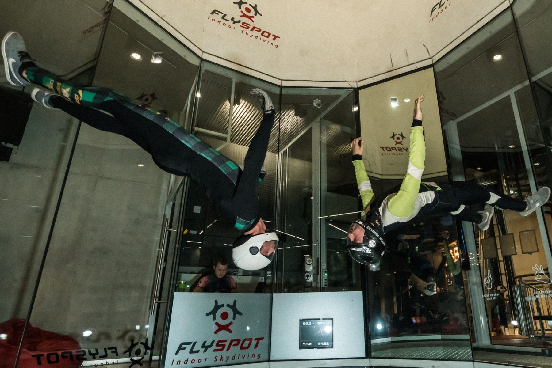 Mason Corby and Keith Grealy training head down at Flyspot, Warsaw