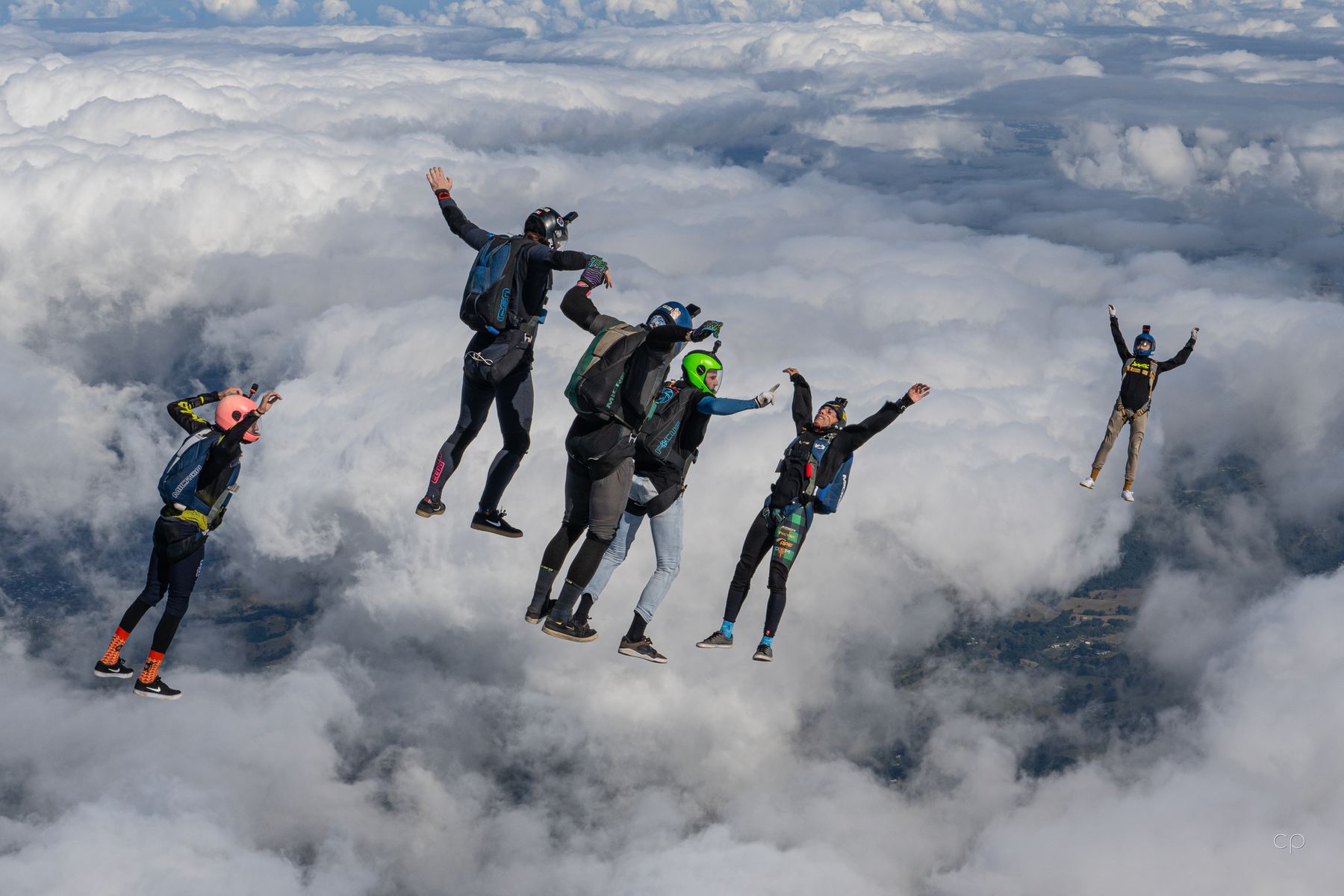 A big group in freefall at Foot Fetish #4