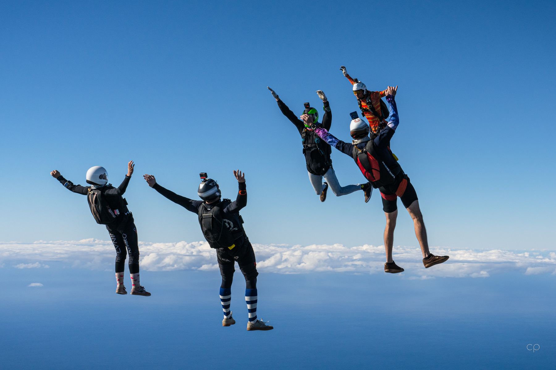 A big group in freefall at Foot Fetish #4
